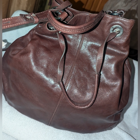 Francesco Biasia brown leather large bucket bag. - Picture 2 of 16